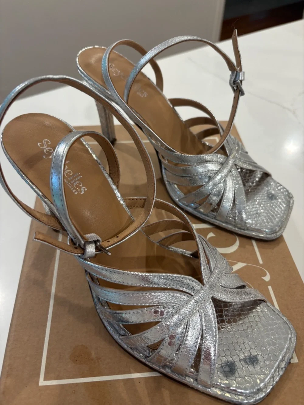 Seychelles silver elegant
